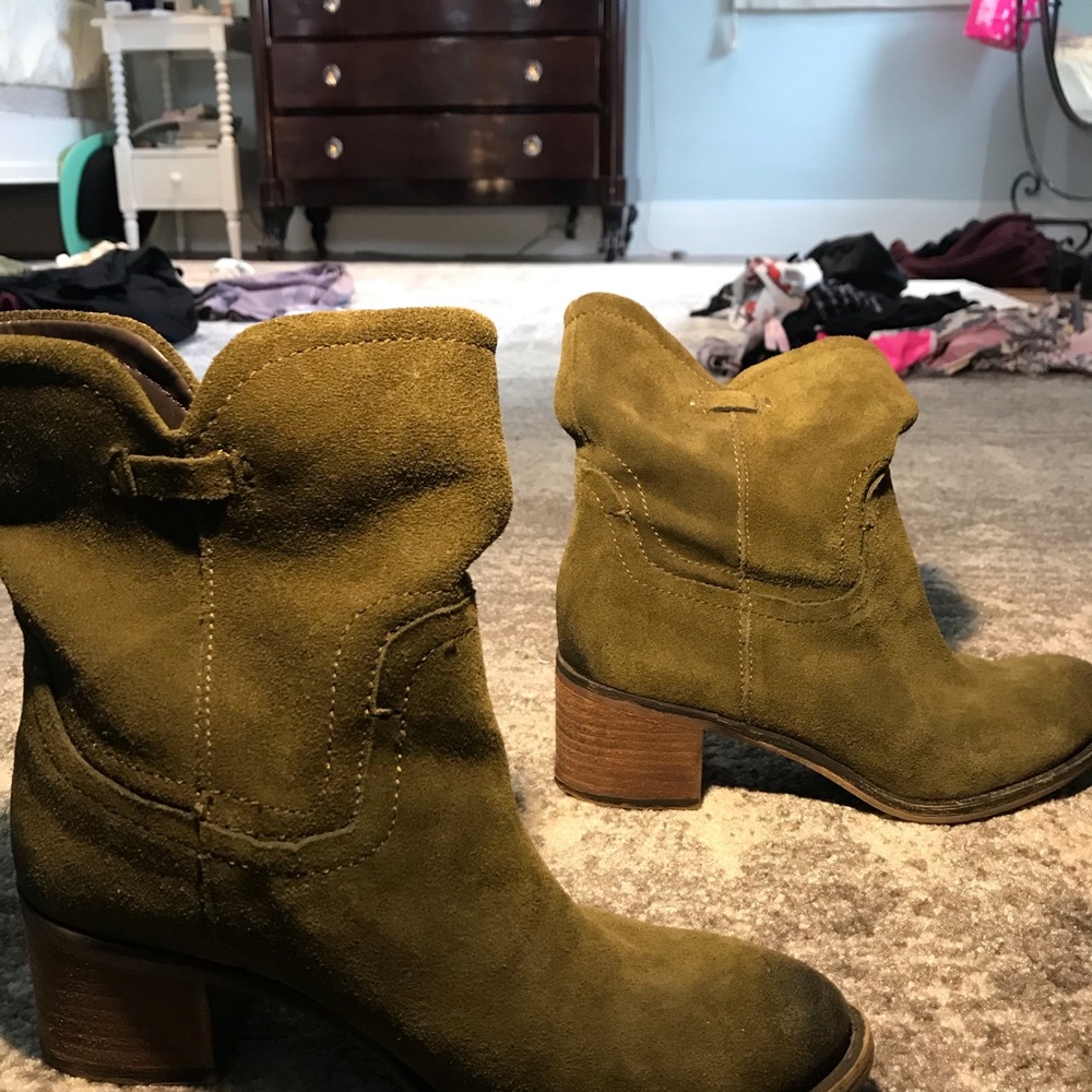 Green booties - Picture 2 of 2